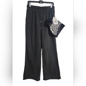LA Grown Black Lounge Pants with Animal Patterned Beanie NWT Great Gift Idea🎁